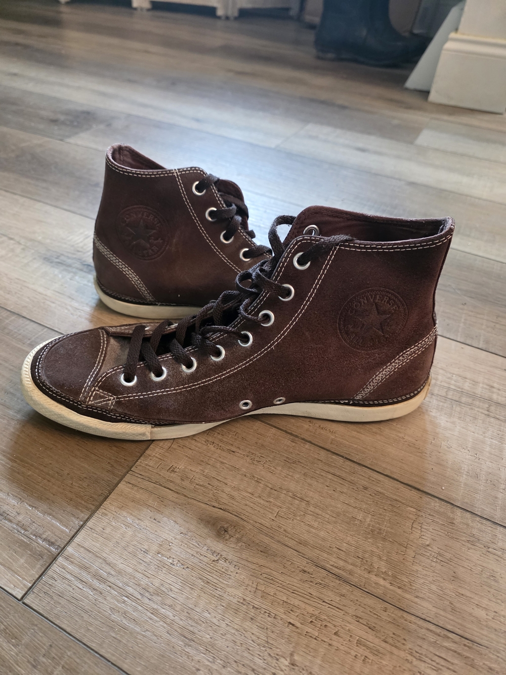 Converse Men's High-Top Sneakers in Dark Brown Suede, Very good condition!